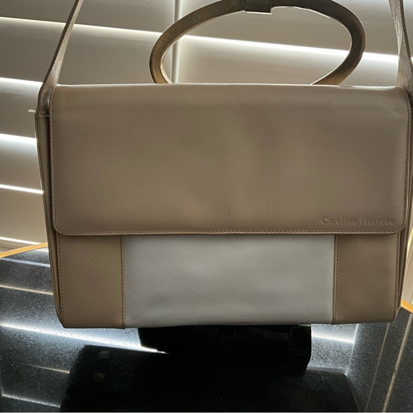 Vintage Carolina Herrera Shoulder bag - Picture 12 of 16